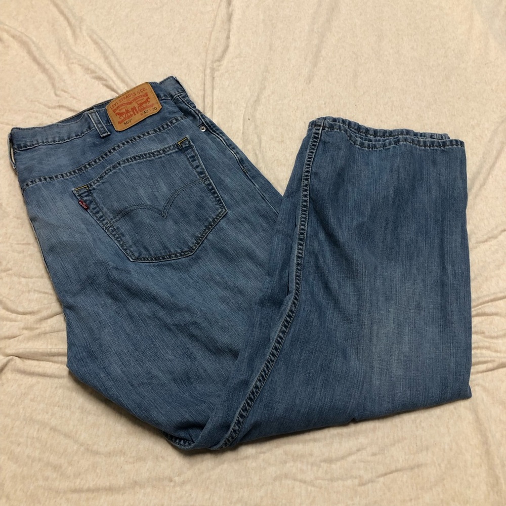 Men’s Levi’s 569 Medium Wash Denim Jeans Soft Lightweight 42x30 Straight Leg